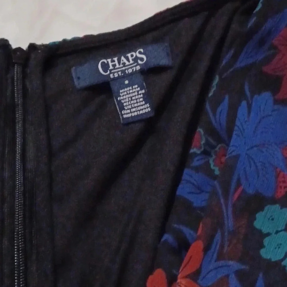 Chaps floral V-neck dress - Picture 4 of 10